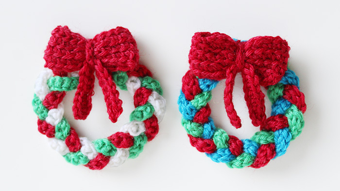 Crochet a mini wreath decoration