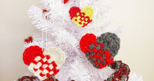 Crochet hearts in Christmas tree